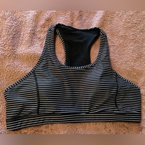 Senita Athletics sports bra with phone pocket